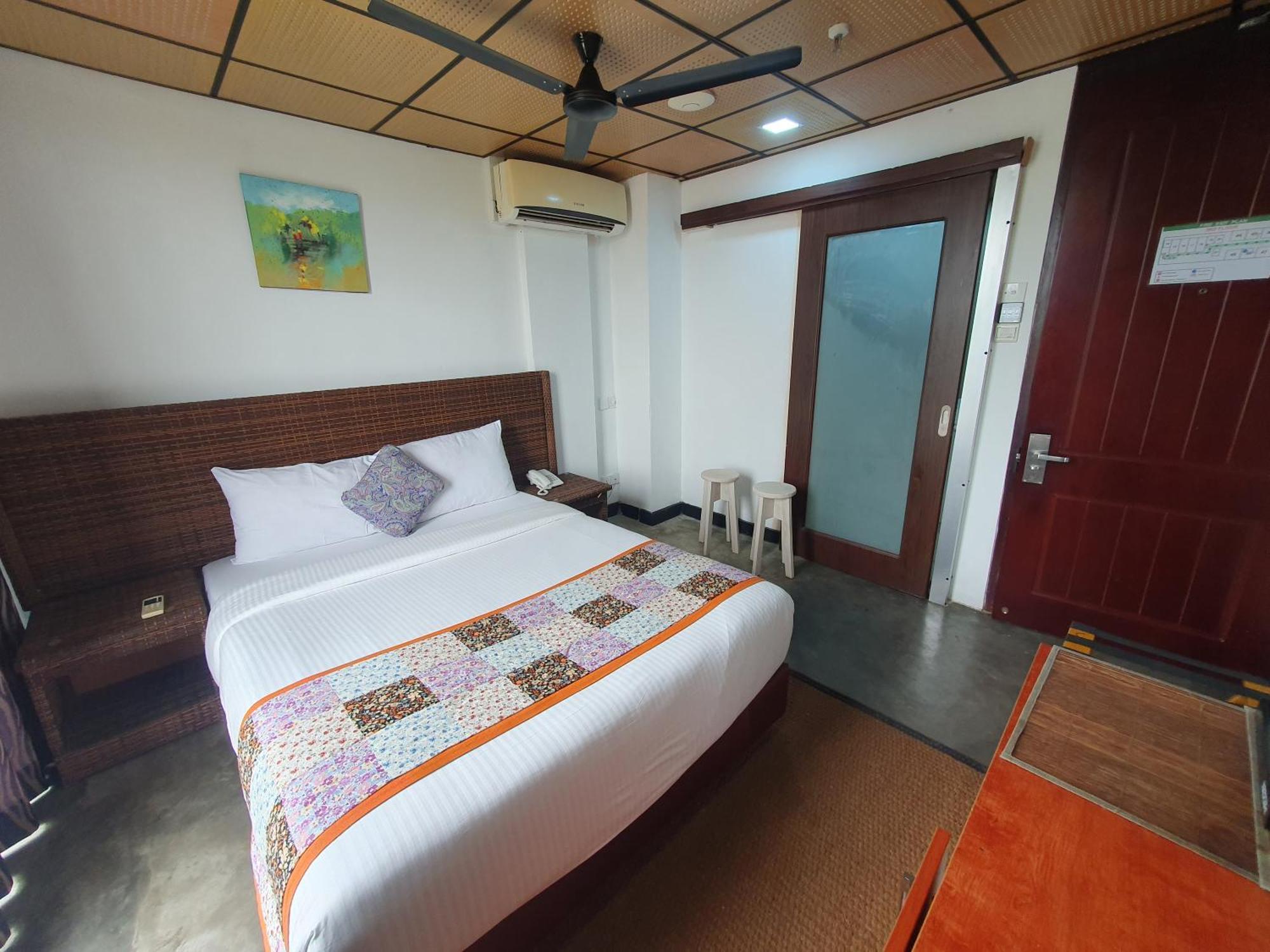 Lavanga Beach Hikkaduwa Exterior photo